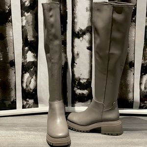 Gray FrankoSarto boots